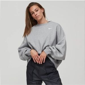 Nike Women's Sportswear Essential Gray Fleece Oversized Crewneck Sweatshirt -M